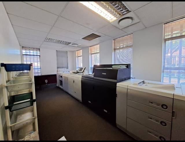 1,350M² OFFICE FOR SALE IN KLEINFONTEIN